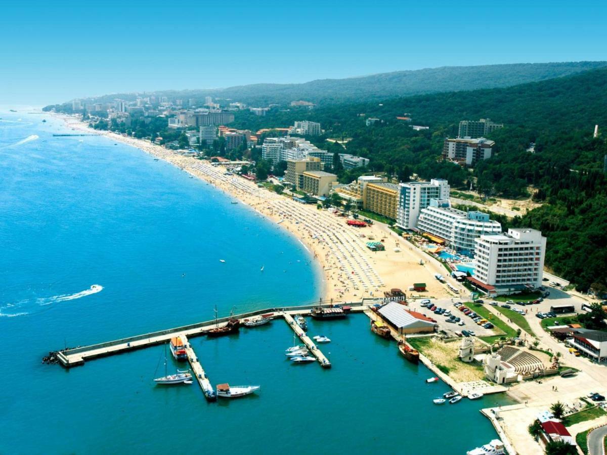 Lilia Golden Sands